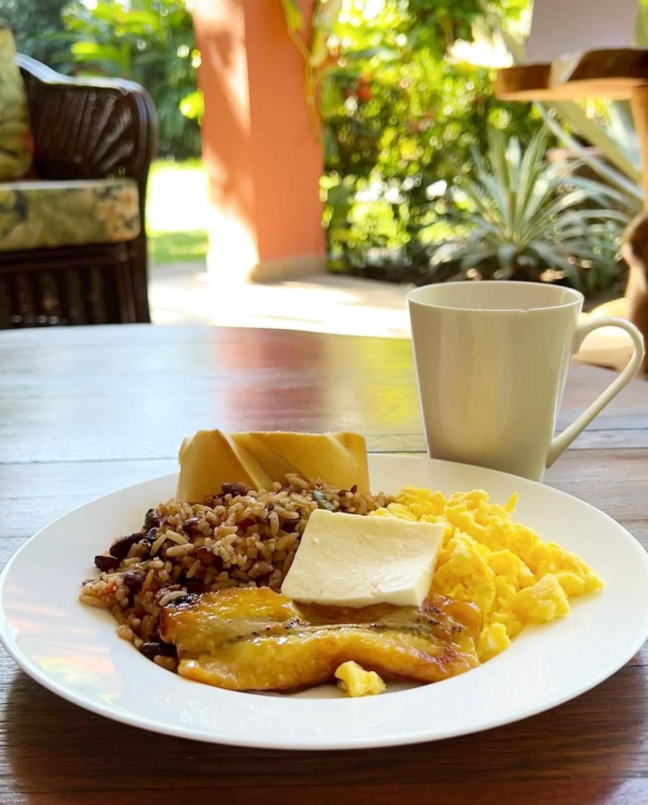 Hotel Los Ranchos Jaco Exterior photo