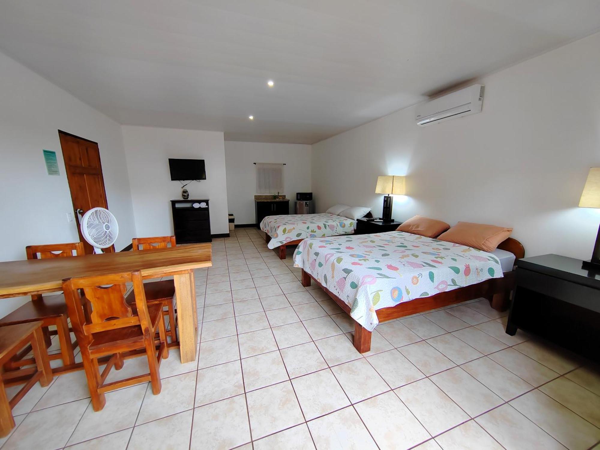 Hotel Los Ranchos Jaco Exterior photo